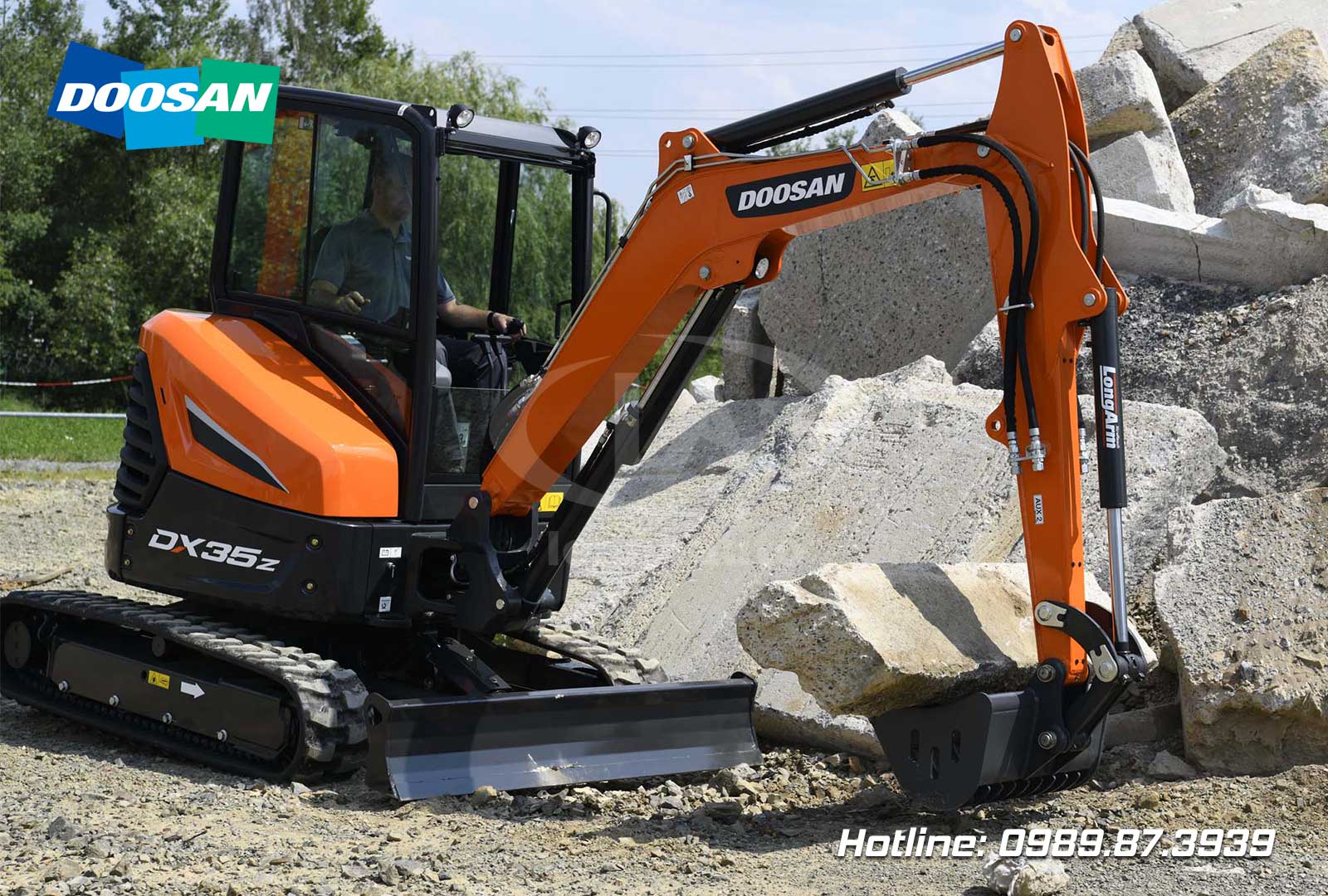 Máy xúc đào bánh xích gầu 0.1 m3 khối Doosan DX35