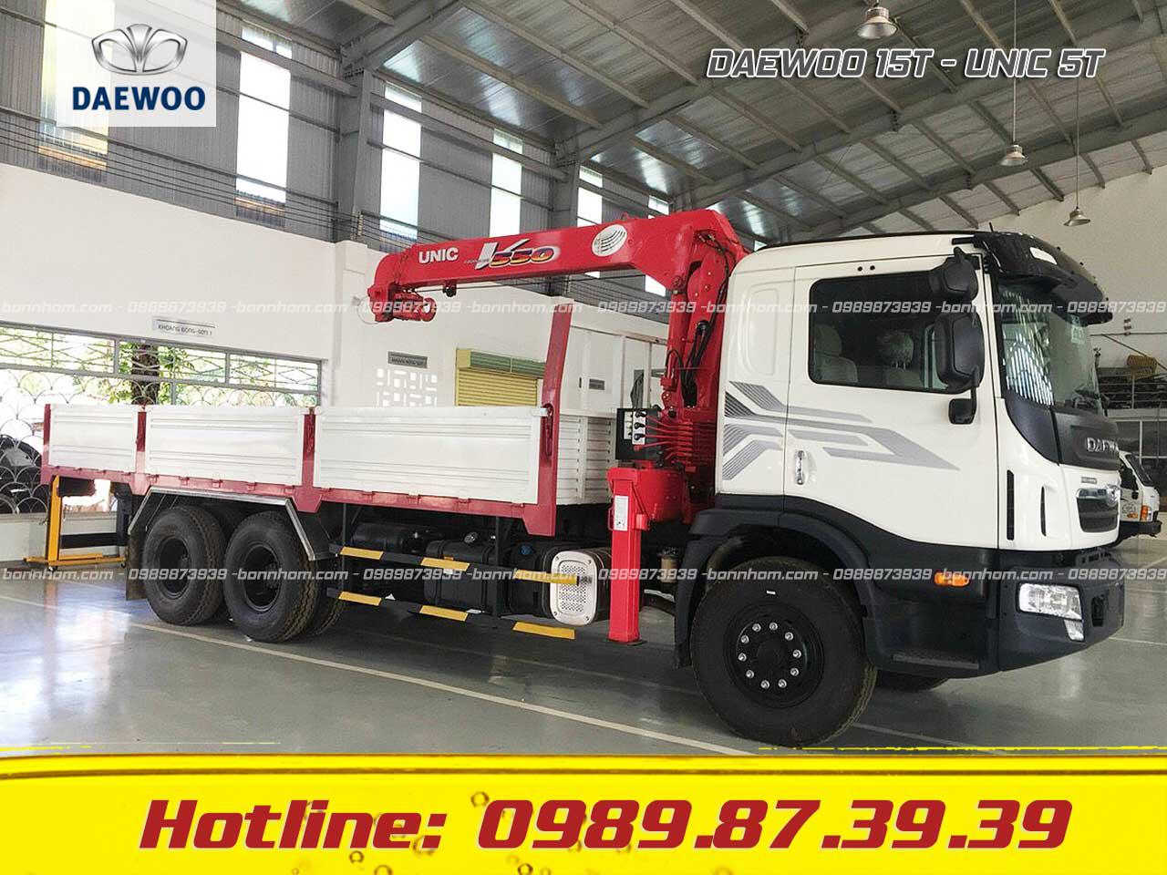 Xe tải Daewoo 15T 3 chân gắn cẩu Unic 5 tấn URV550