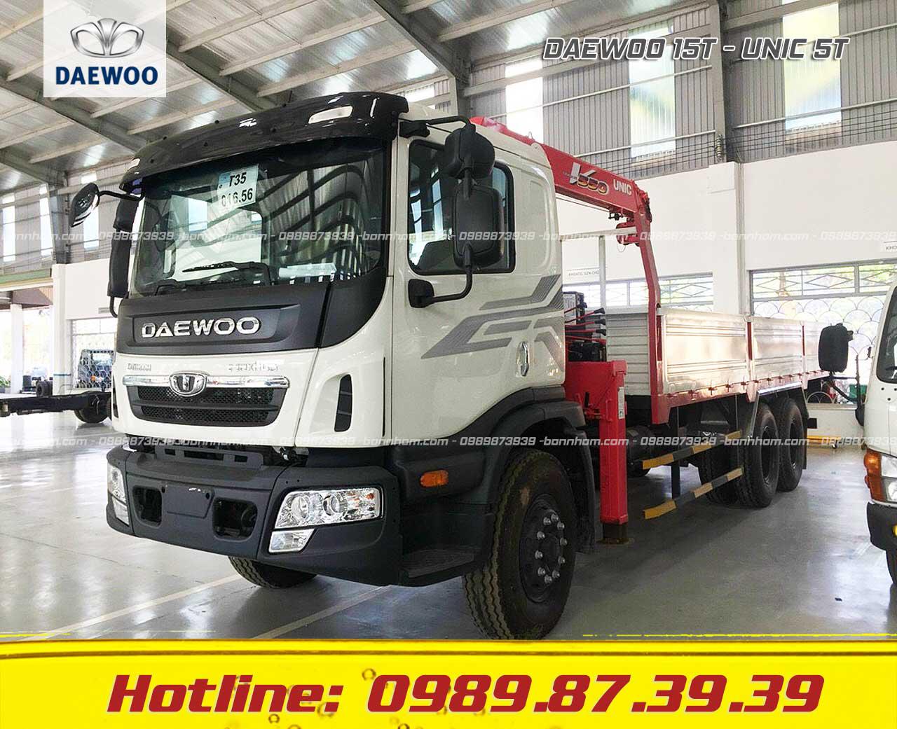 Xe tải Daewoo 15T 3 chân gắn cẩu Unic 5 tấn URV550