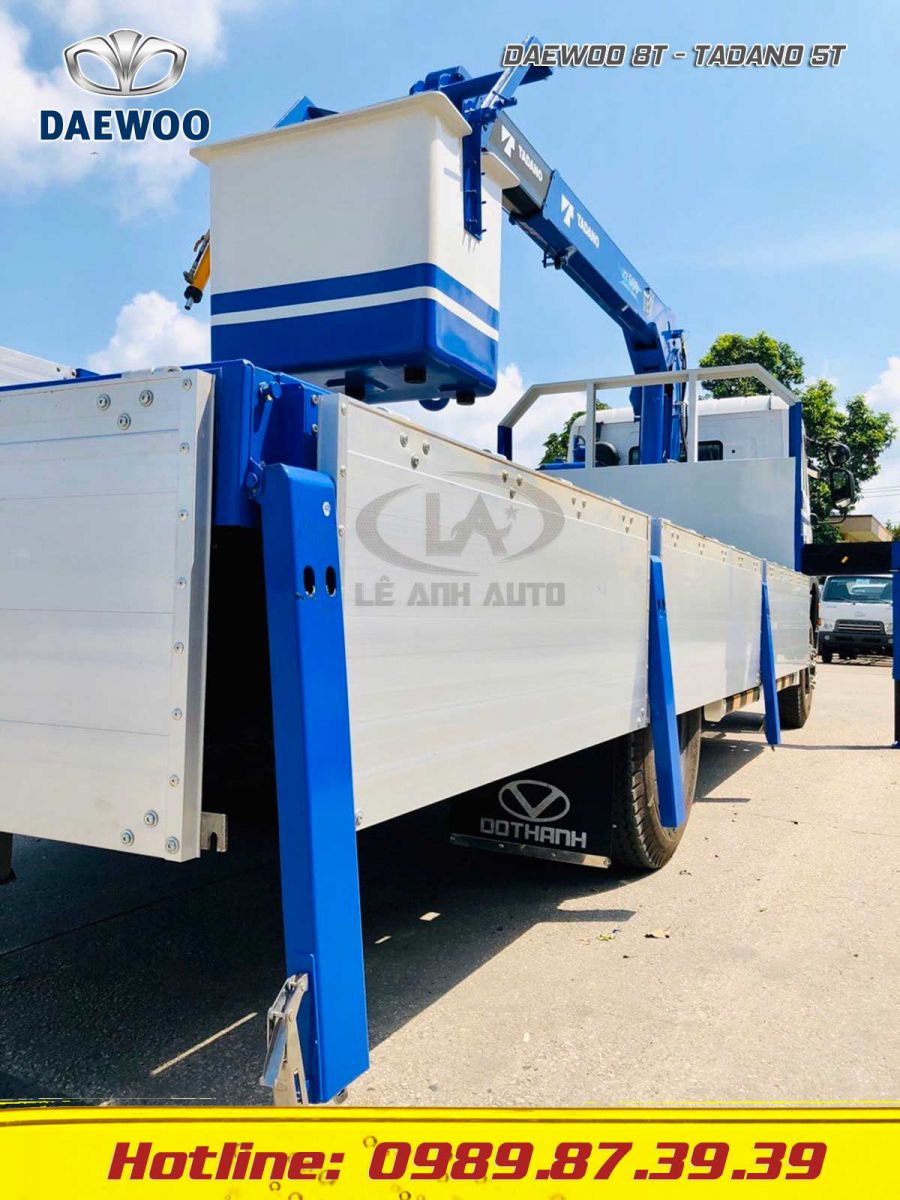 Xe tải Daewoo 8T HC6AA gắn cẩu Tadano 5 tấn