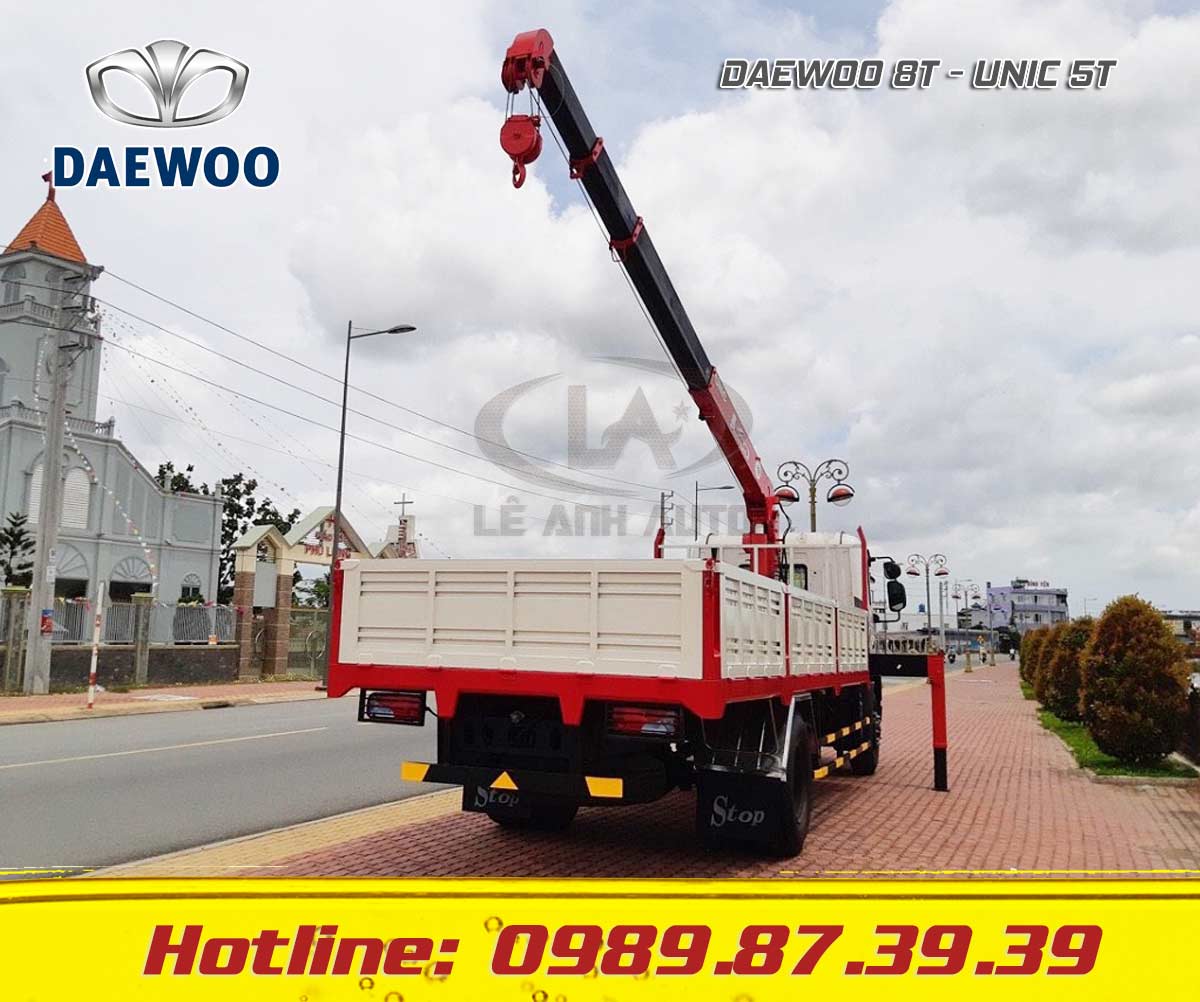 Xe tải Daewoo 9T HC6AA gắn cẩu Unic 5 tấn