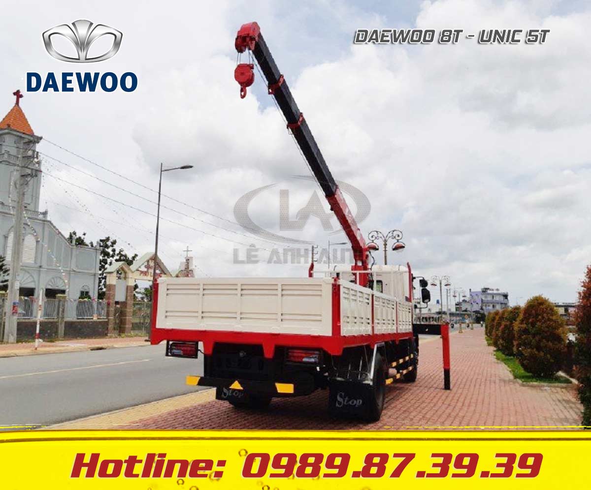 Xe tải Daewoo 9T HC6AA gắn cẩu Unic 5 tấn