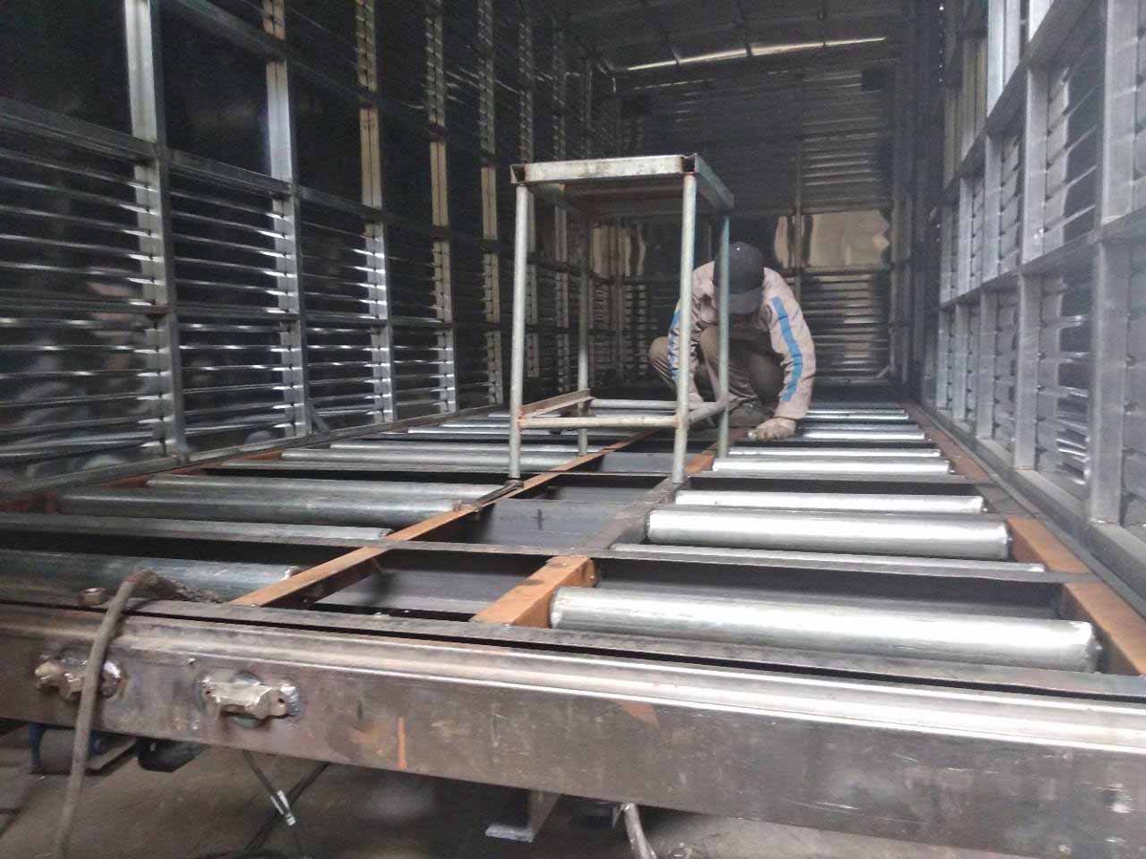 đóng thùng xe tải chở pallet chứa cấu kiện điện tử